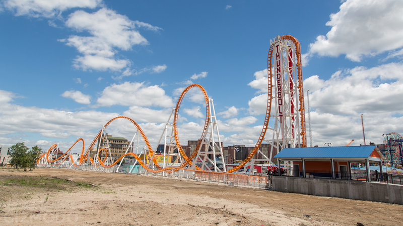 Illustration for article titled Coney Island's Newest Roller Coaster Is Narrower Than Most Apartments